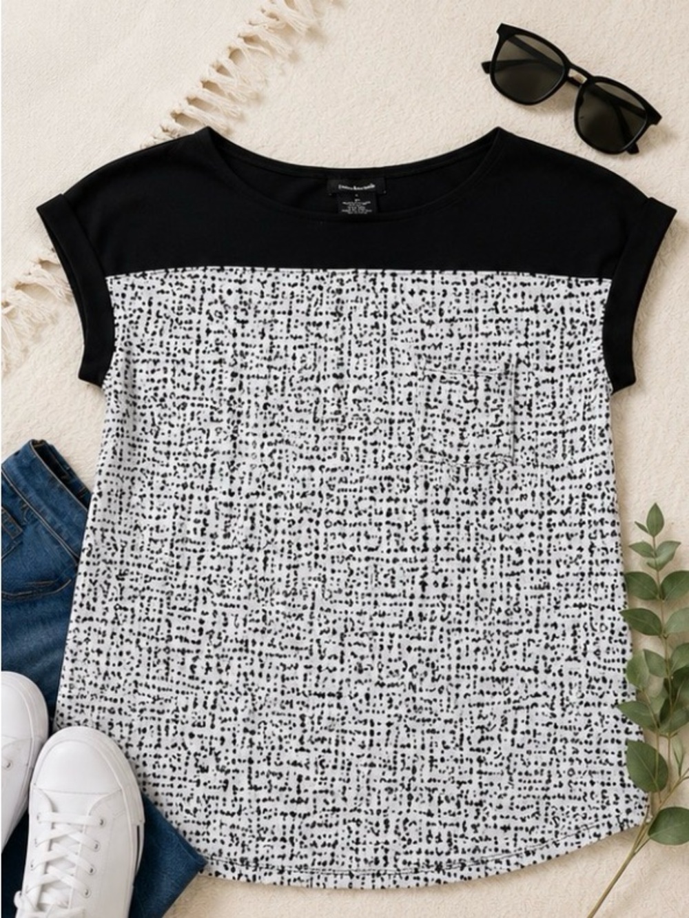 Calvin Klein Jeans Black White Abstract Print Pocket Tee Top Medium